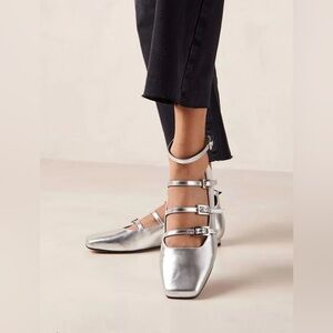 Alohas Luke Shimmer Silver Strappy Leather Ballet Flat size 37 / 6.5